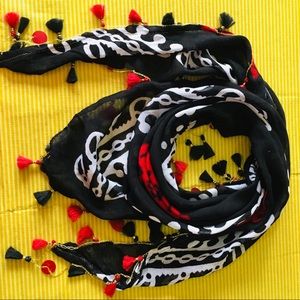 Triangle cotton scarf with red flower and .......